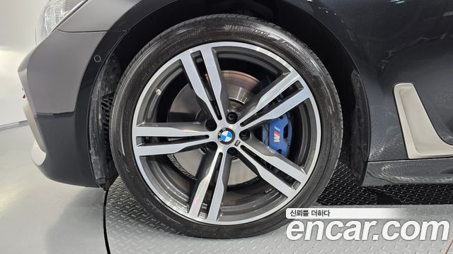 BMW 7-Series 2017 — photo 5