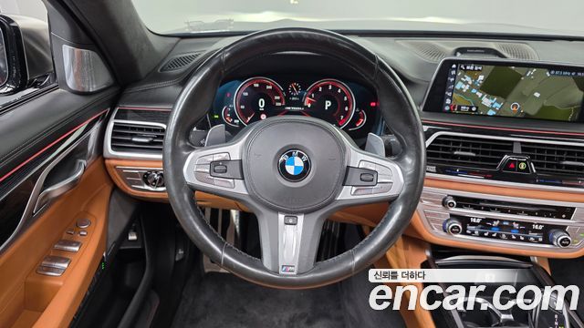 BMW 7-Series 2017 — photo 19