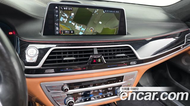 BMW 7-Series 2017 — photo 21