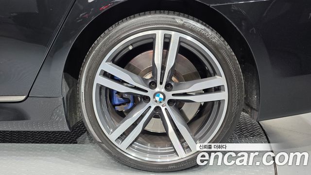BMW 7-Series 2017 — photo 7