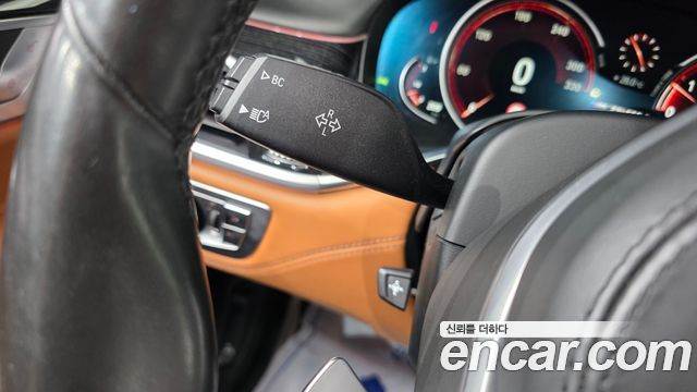 BMW 7-Series 2017 — photo 29