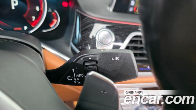 BMW 7-Series 2017 — photo 30