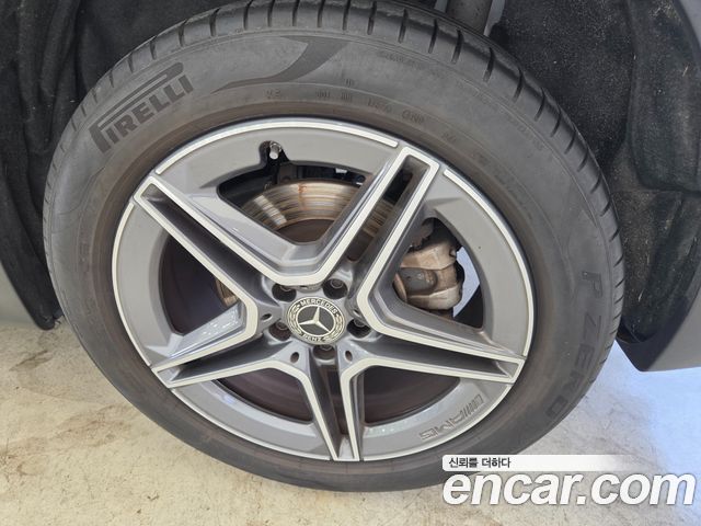 Mercedes-Benz GLB-Class 2021 — photo 5
