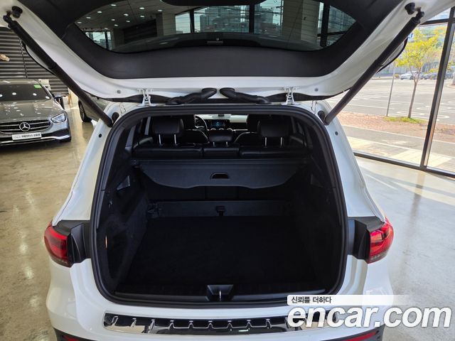 Mercedes-Benz GLB-Class 2021 — photo 11