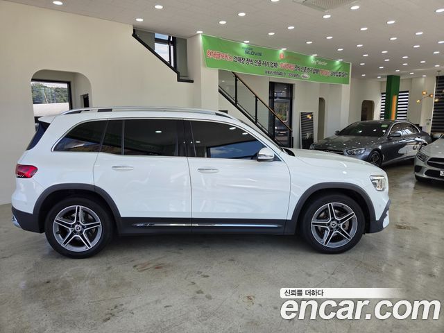 Mercedes-Benz GLB-Class 2021 — photo 14