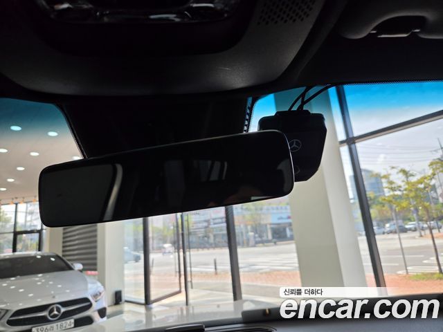 Mercedes-Benz GLB-Class 2021 — photo 17