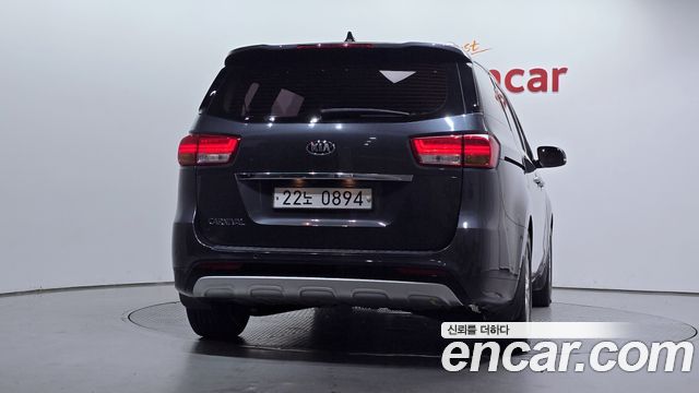 Kia Canival 2017 — photo 4