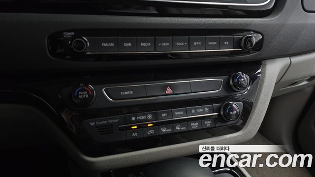 Kia Canival 2017 — photo 16