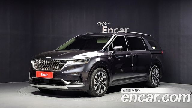 Kia Canival 2023 — photo 1