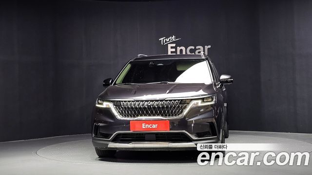 Kia Canival 2023 — photo 3