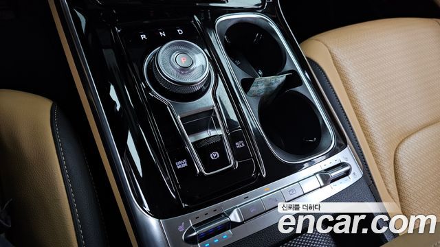 Kia Canival 2023 — photo 9