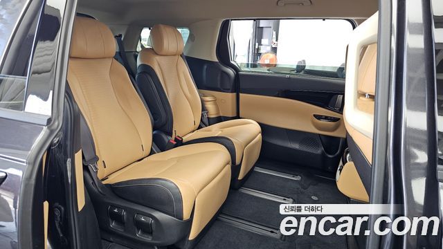 Kia Canival 2023 — photo 12