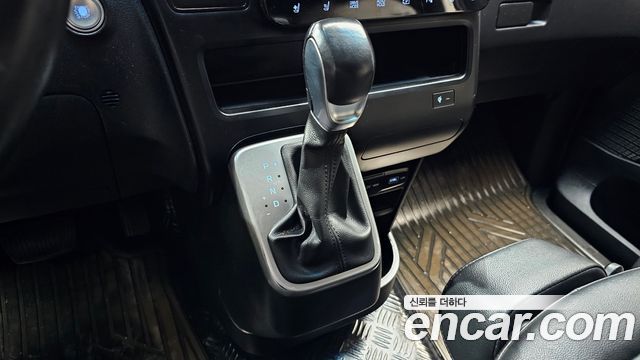 Hyundai Staria 2022 — photo 9