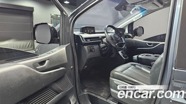Hyundai Staria 2022 — photo 10