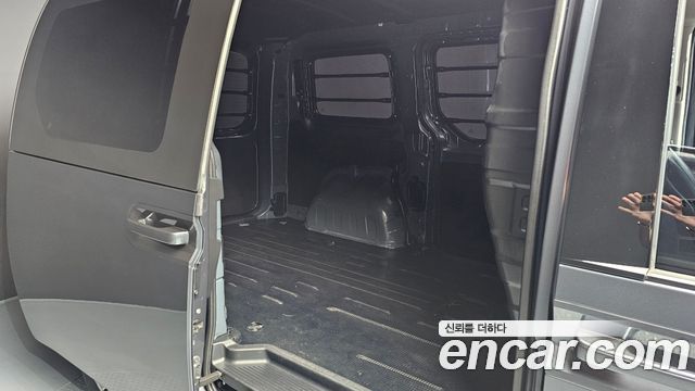 Hyundai Staria 2022 — photo 11