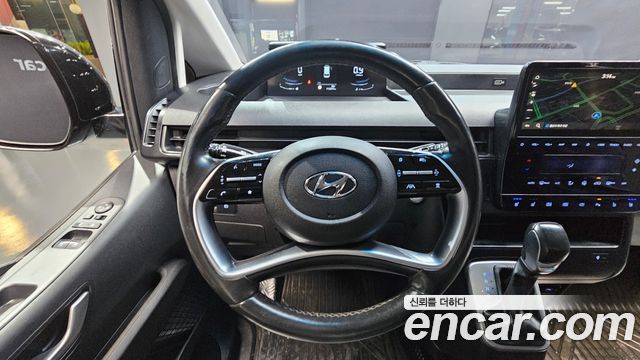 Hyundai Staria 2022 — photo 12