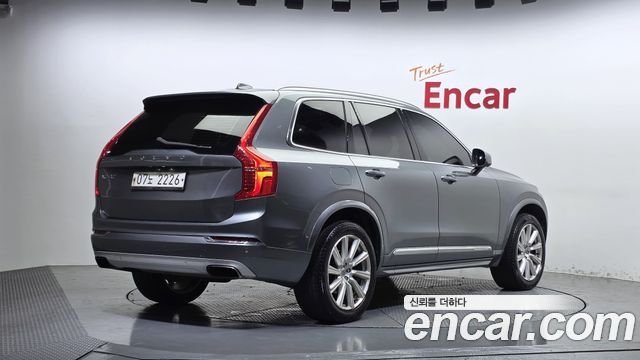 Volvo XC90 2017 — photo 2