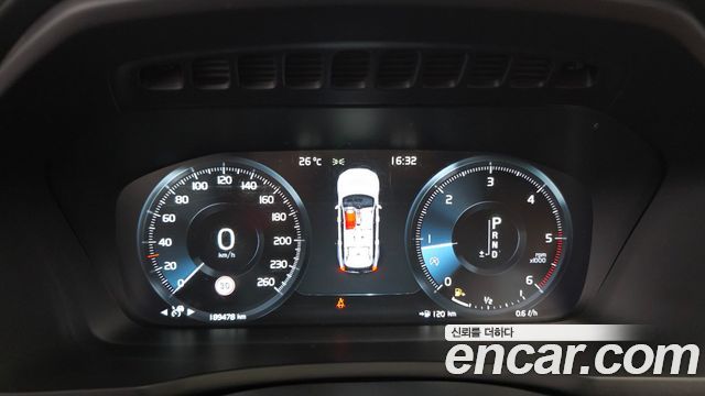 Volvo XC90 2017 — photo 8