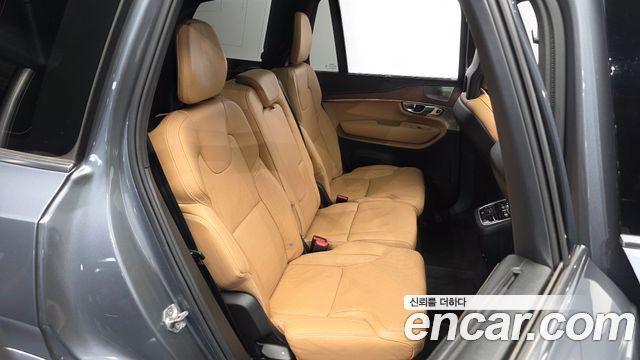 Volvo XC90 2017 — photo 12