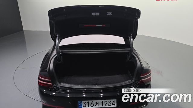 Genesis G80 2022 — photo 30