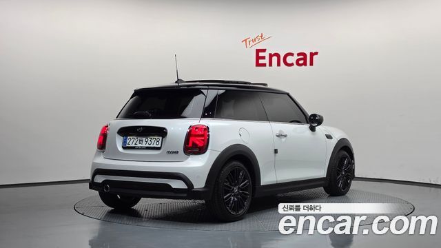 Mini Cooper 2024 — photo 2