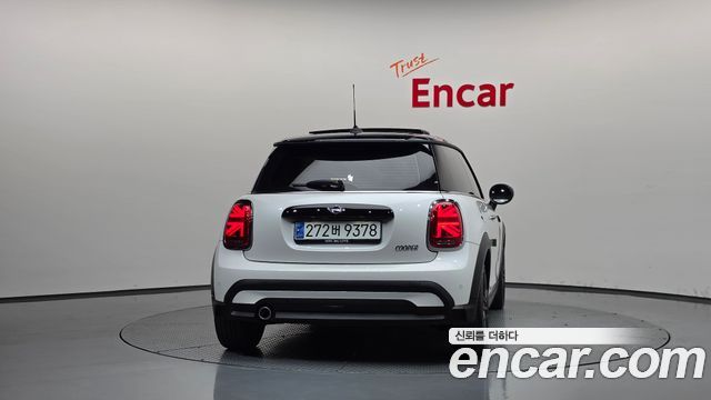 Mini Cooper 2024 — photo 4