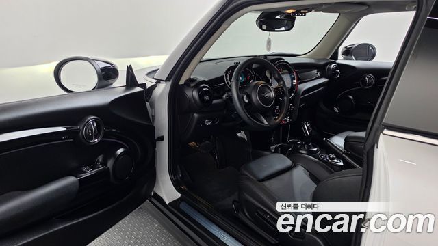 Mini Cooper 2024 — photo 13