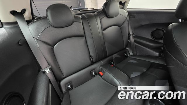 Mini Cooper 2024 — photo 17