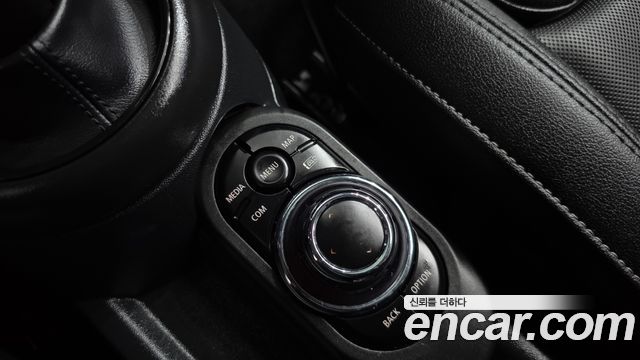 Mini Cooper 2024 — photo 25