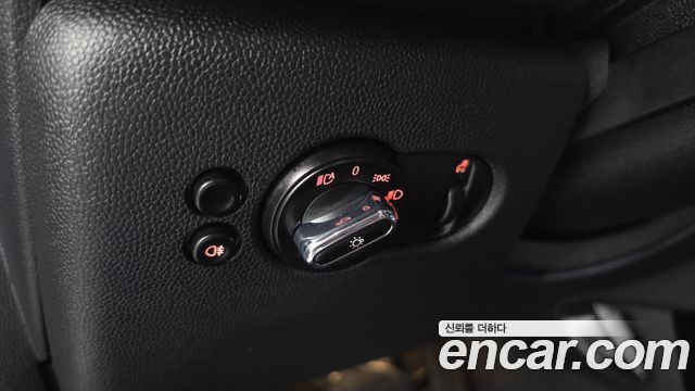 Mini Cooper 2024 — photo 26