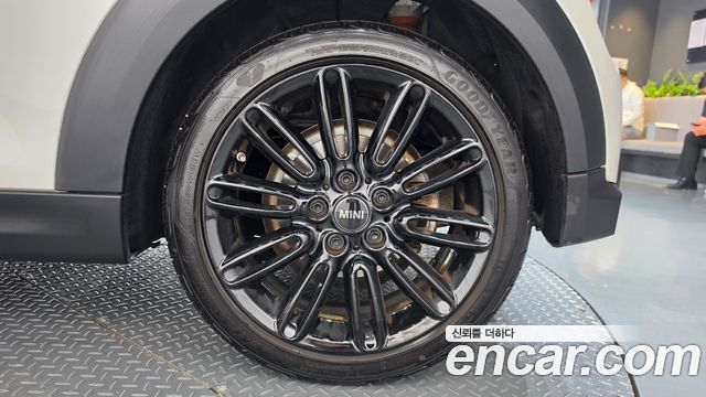 Mini Cooper 2024 — photo 7