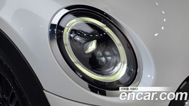 Mini Cooper 2024 — photo 8