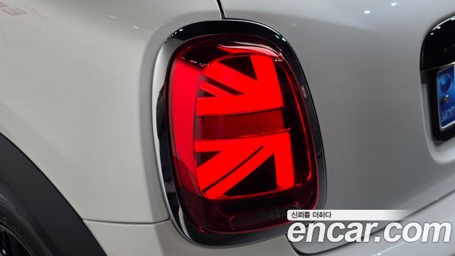 Mini Cooper 2024 — photo 9