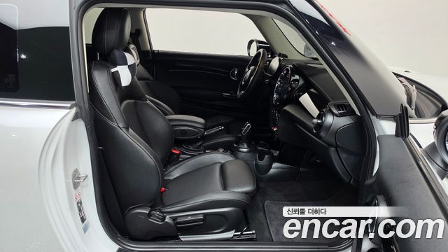 Mini Cooper 2024 — photo 16