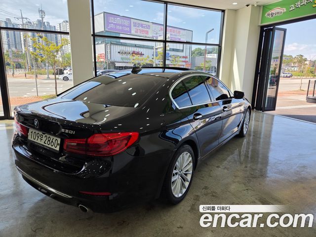 BMW 5-Series 2018 — photo 6
