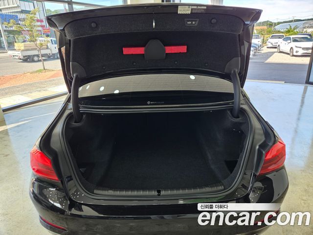BMW 5-Series 2018 — photo 15