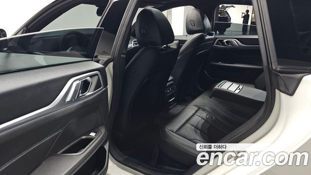 BMW i4 2025 — photo 18