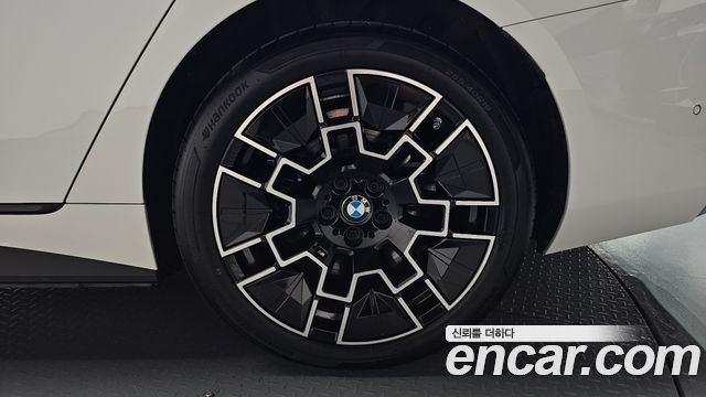 BMW i4 2025 — photo 7