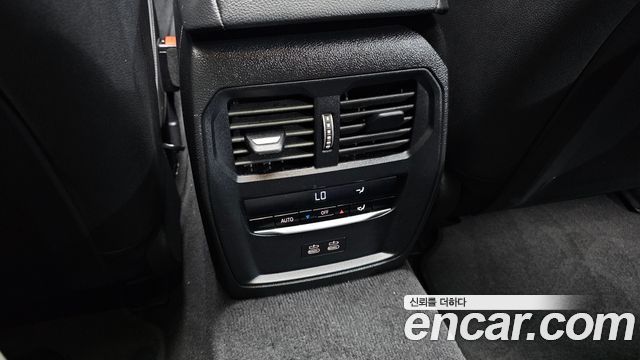 BMW i4 2025 — photo 31