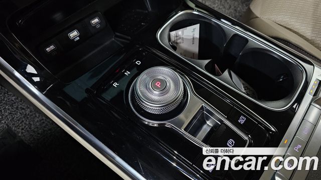 Kia Canival 2023 — photo 9