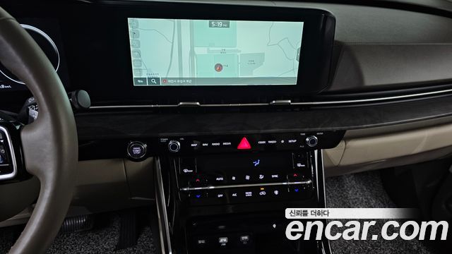 Kia Canival 2023 — photo 15