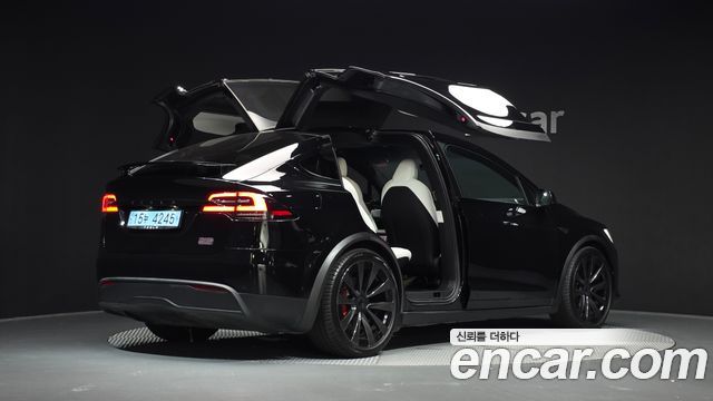 Tesla Model X 2023 — photo 2