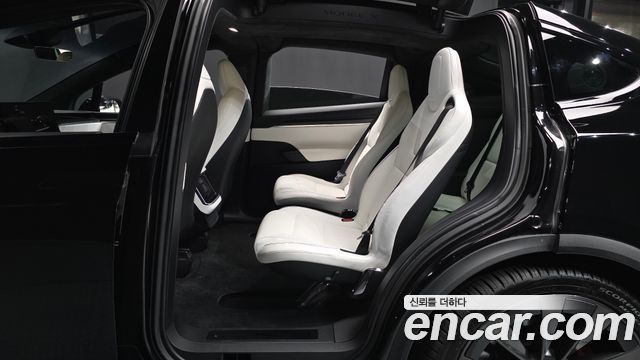 Tesla Model X 2023 — photo 18
