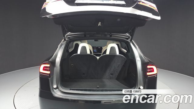 Tesla Model X 2023 — photo 26