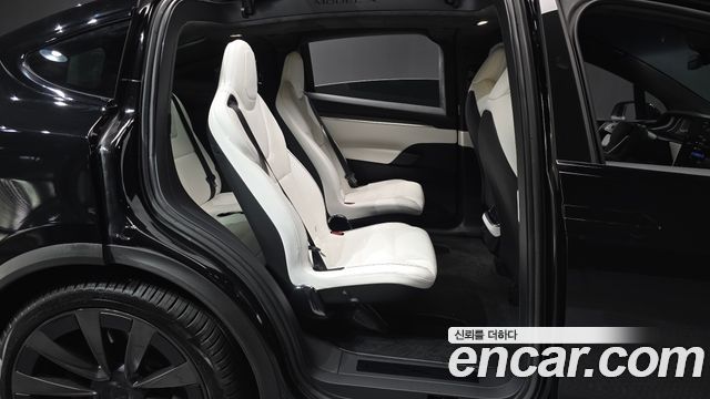 Tesla Model X 2023 — photo 16