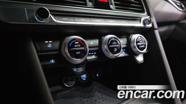Genesis G70 2023 — photo 35