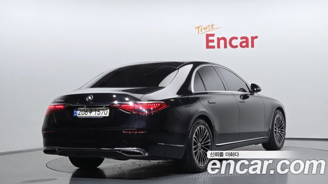Mercedes-Benz S-Class 2023 — photo 2