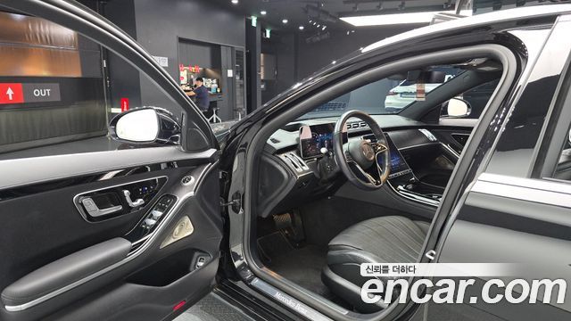Mercedes-Benz S-Class 2023 — photo 13