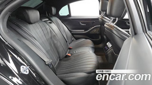 Mercedes-Benz S-Class 2023 — photo 17