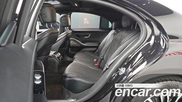 Mercedes-Benz S-Class 2023 — photo 18